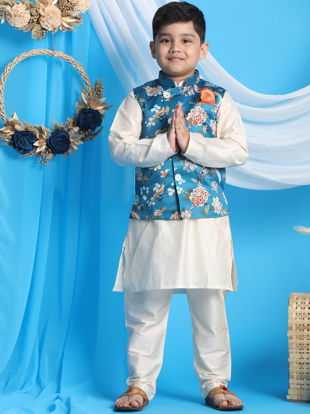 

VASTRAMAY Boys Mandarin Collar Regular Straight Kurta with Pyjamas, Cream