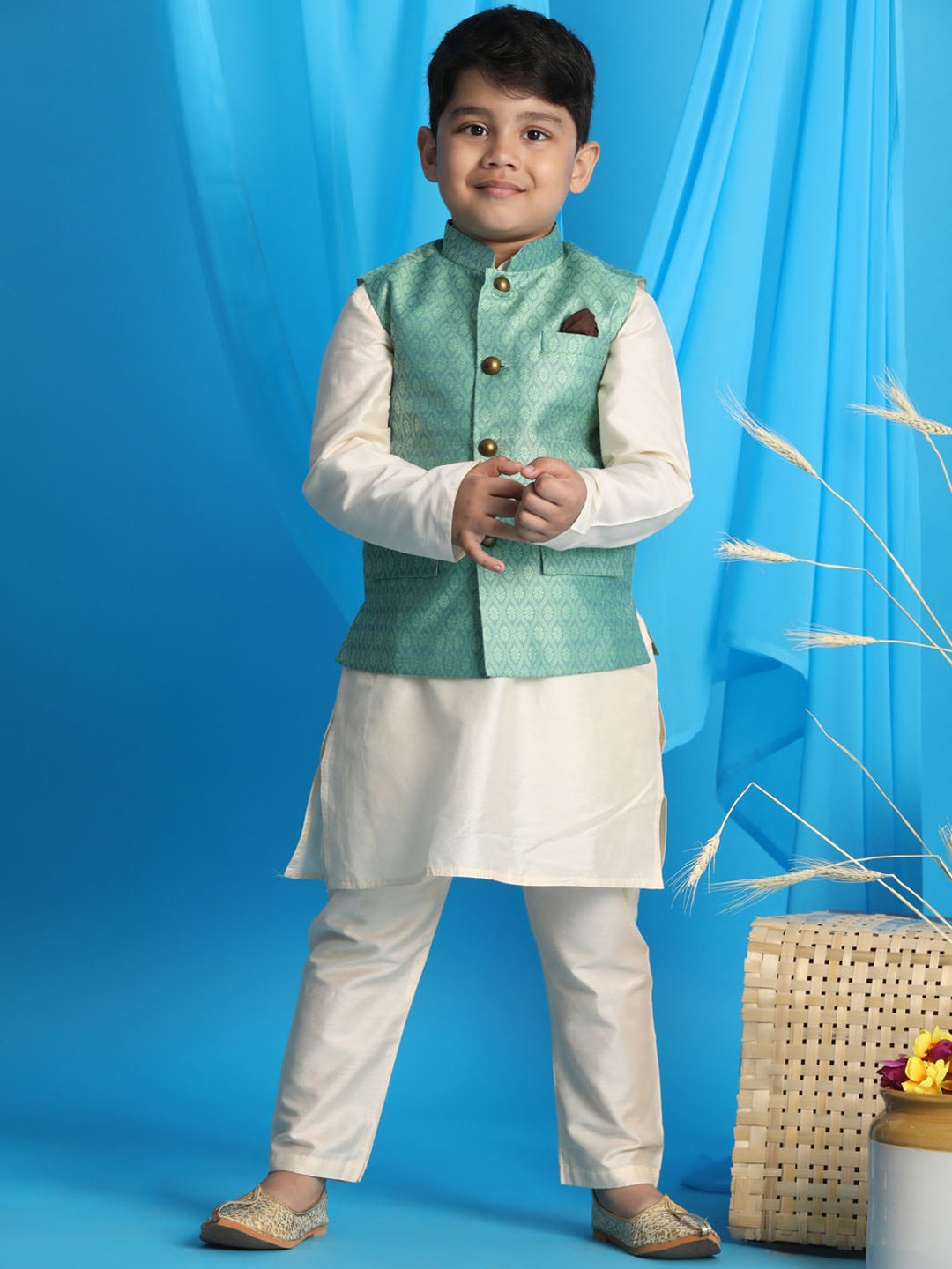 

VASTRAMAY Boys Mandarin Collar Long Sleeves Straight Kurta And Pyjamas With Jacket, Cream