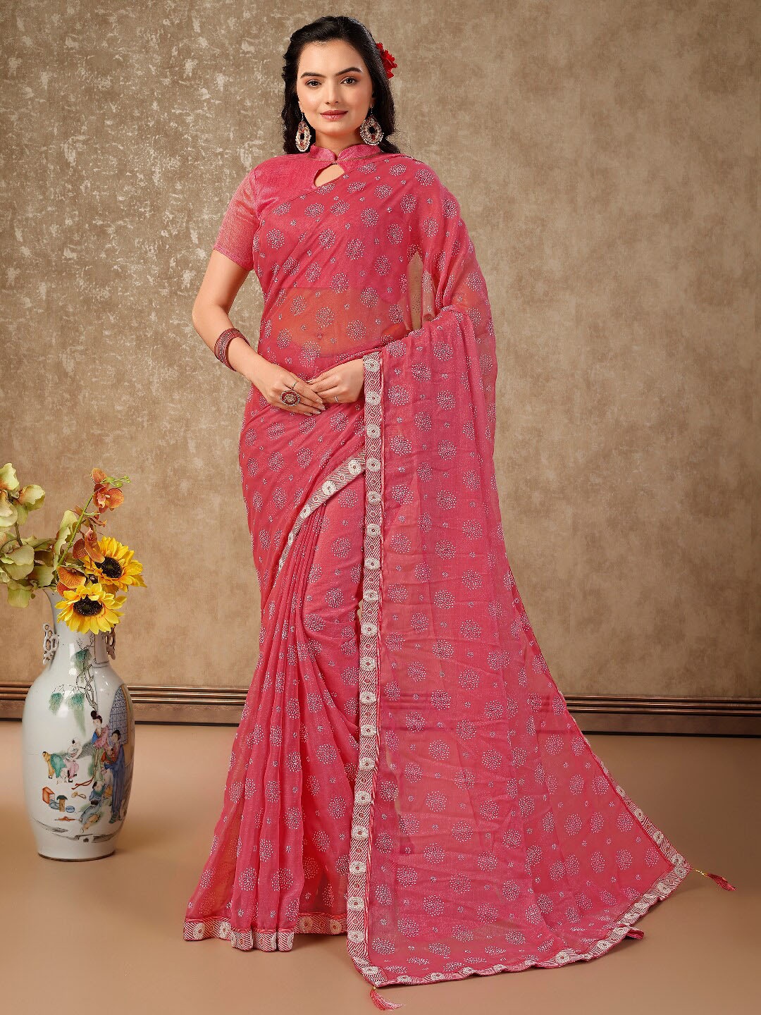 

Indian Women Ethnic Motifs Printed Saree, Pink