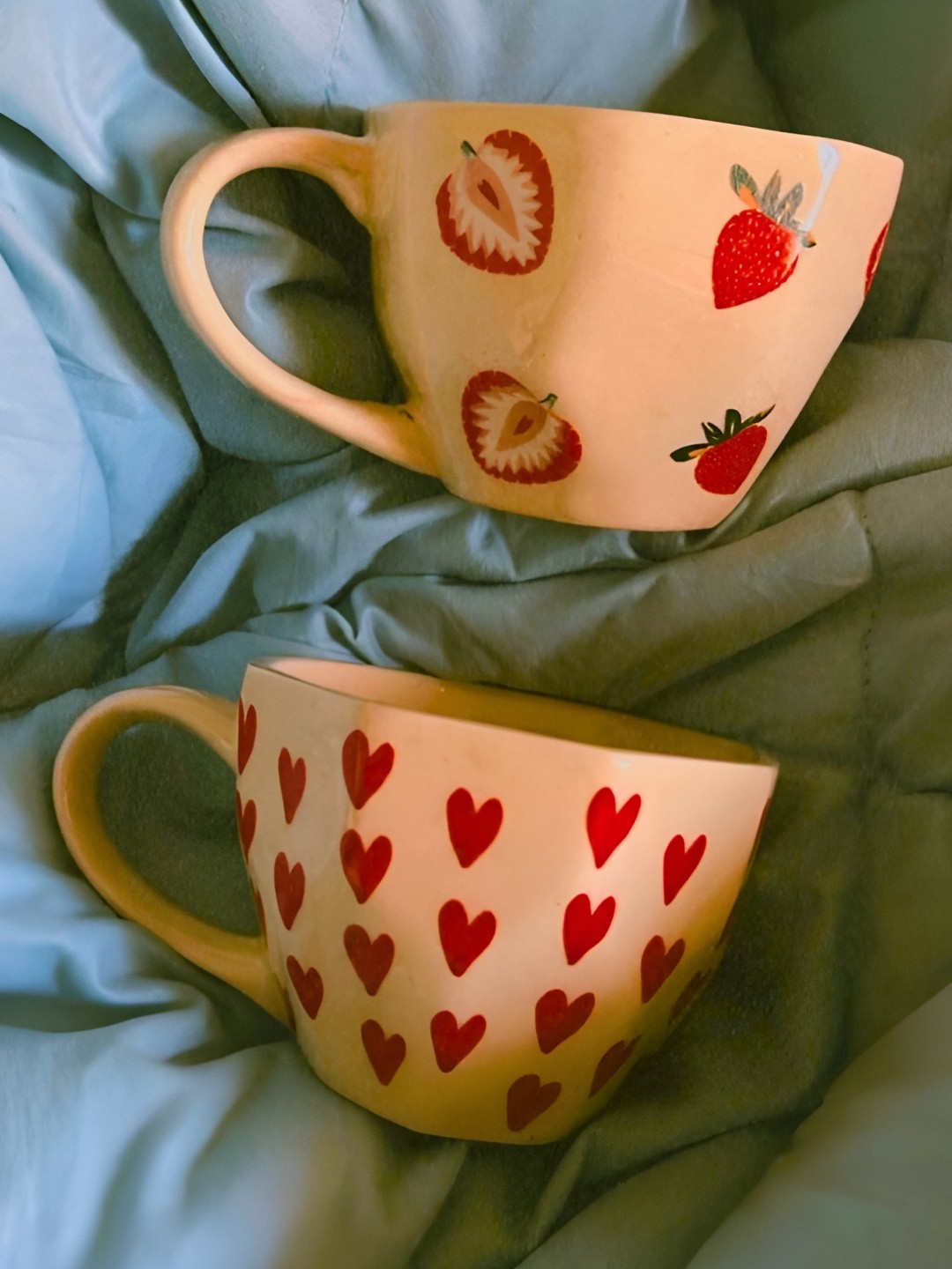 

WEAVING HOMES Red & Beige 2Pieces Printed Ceramic Glossy Mugs 200 ml Each