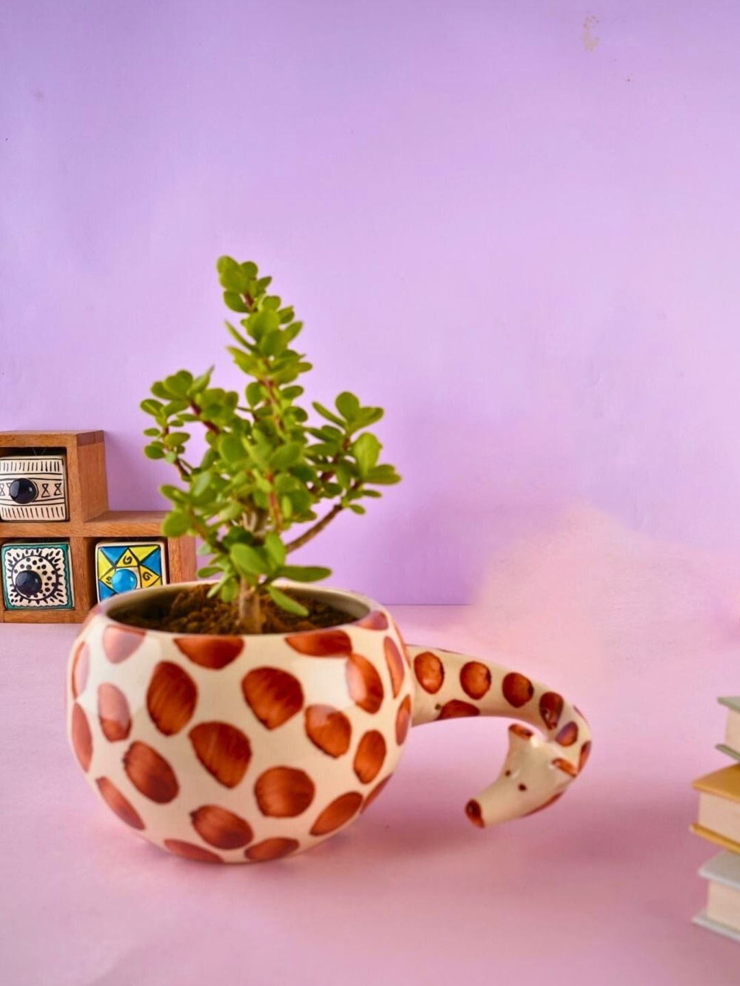 

WEAVING HOMES White & Rust-Coloured Hello Giraffe Ceramic Planter