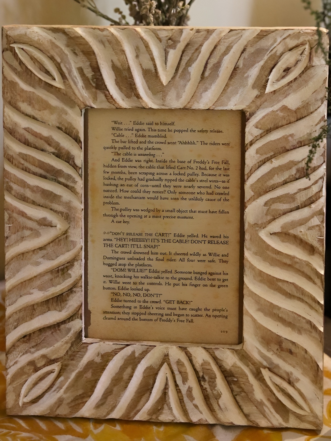 

WEAVING HOMES Brown Wood Wall Photo Frames