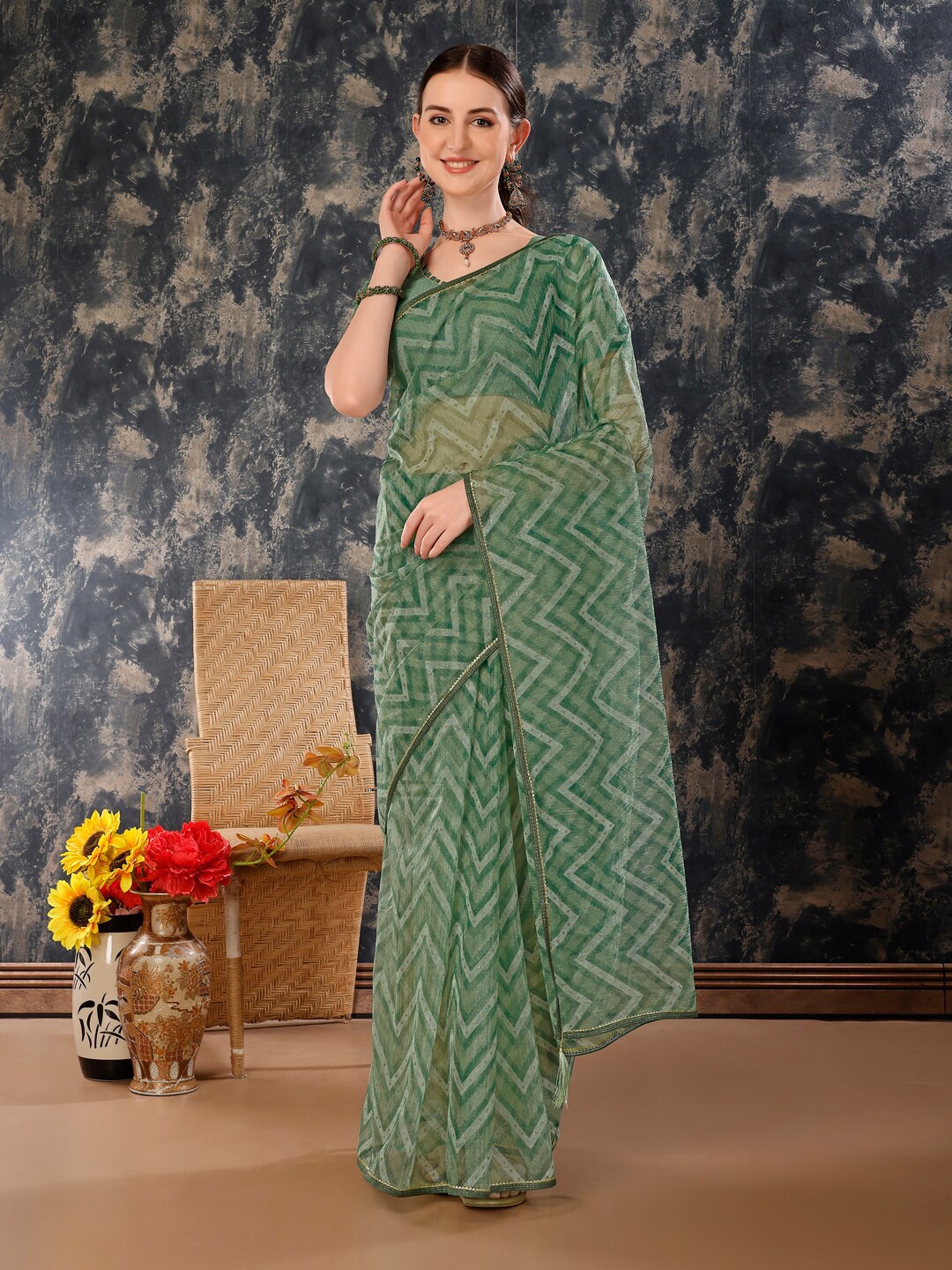 

Indian Women Pure Chiffon Saree, Green