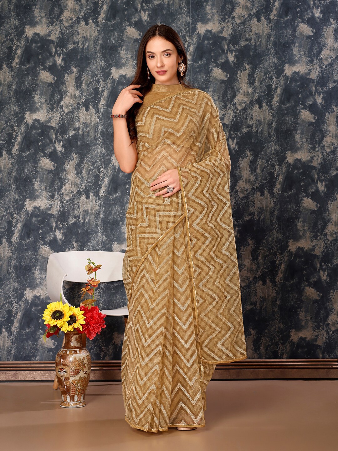 

Indian Women Pure Chiffon Saree, Beige