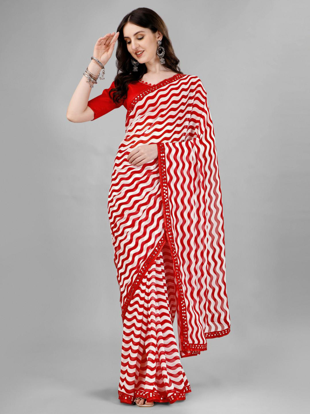 

SM TRENDZ Striped Sequinned Pure Georgette Saree, Red