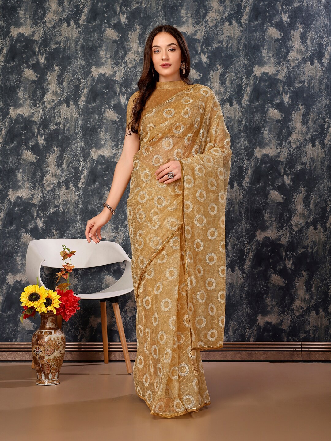 

Indian Women Floral Printed Pure Chiffon Saree, Beige