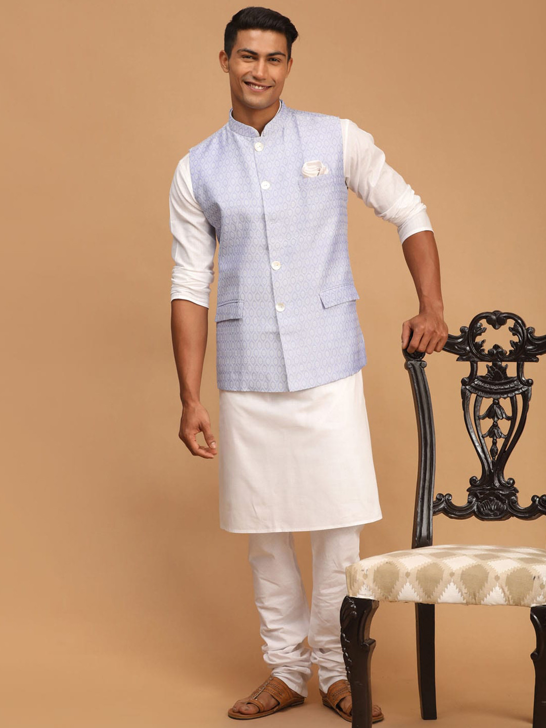 

VASTRAMAY Mandarin Collar Jacquard Straight Kurta With Churidar & Nehru jacket, White