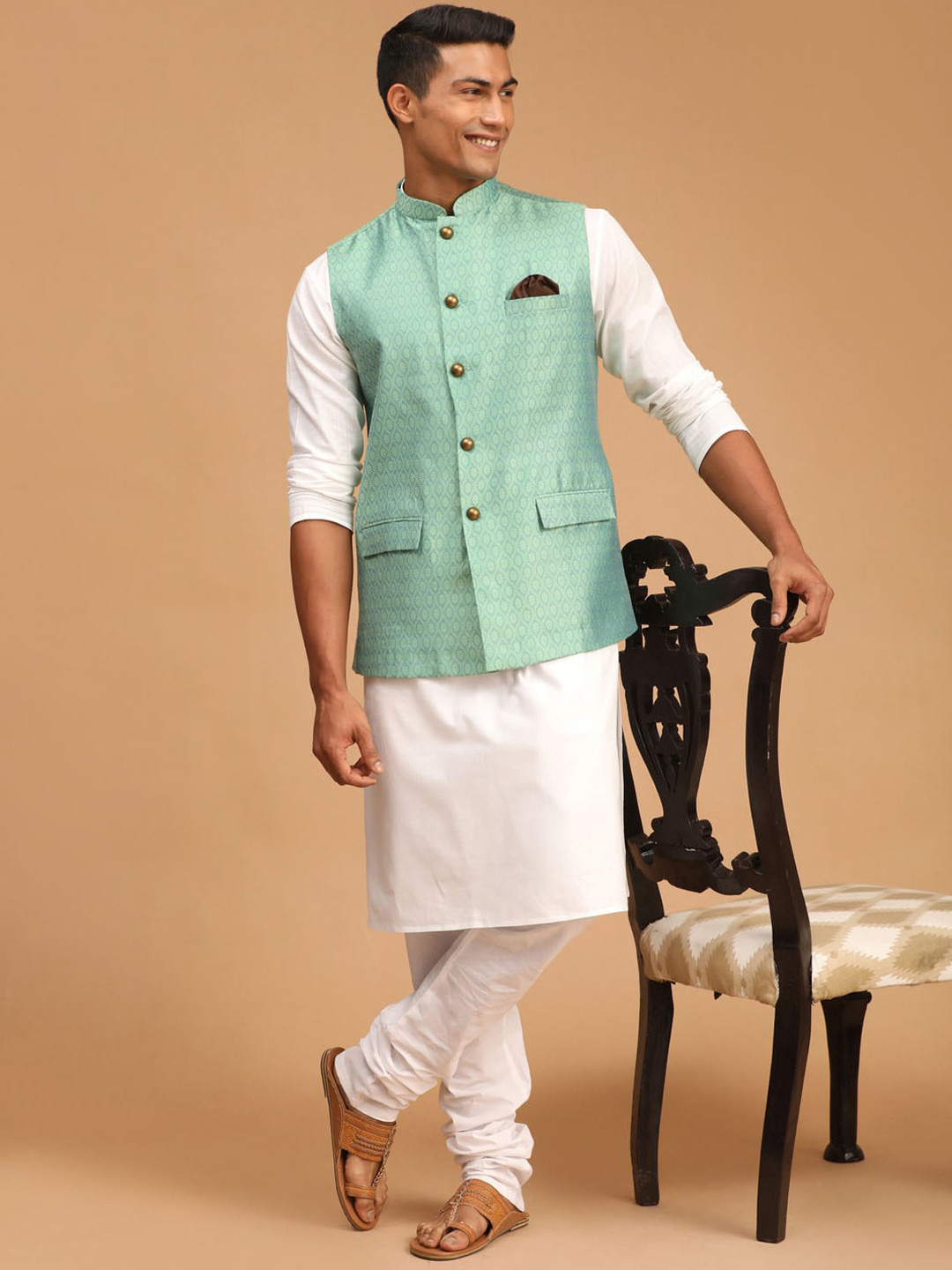 

VASTRAMAY Mandarin Collar Regular Kurta With Churidar & Jacket, White