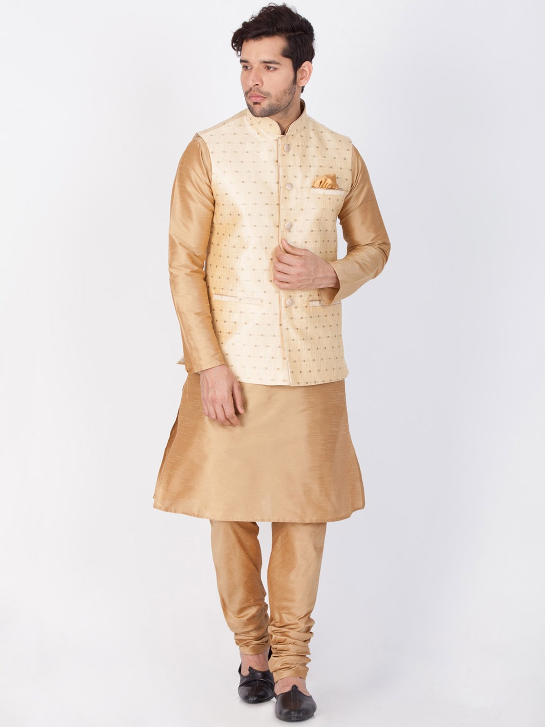 

VASTRAMAY Mandarin Collar Kurta With Churidar, Gold
