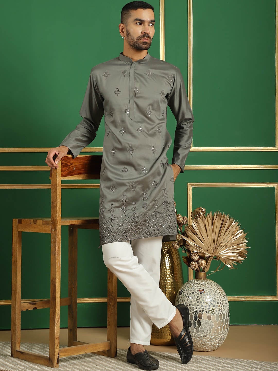 

Jompers Embroidered Sequinned Straight Kurta with Pyjamas, Grey