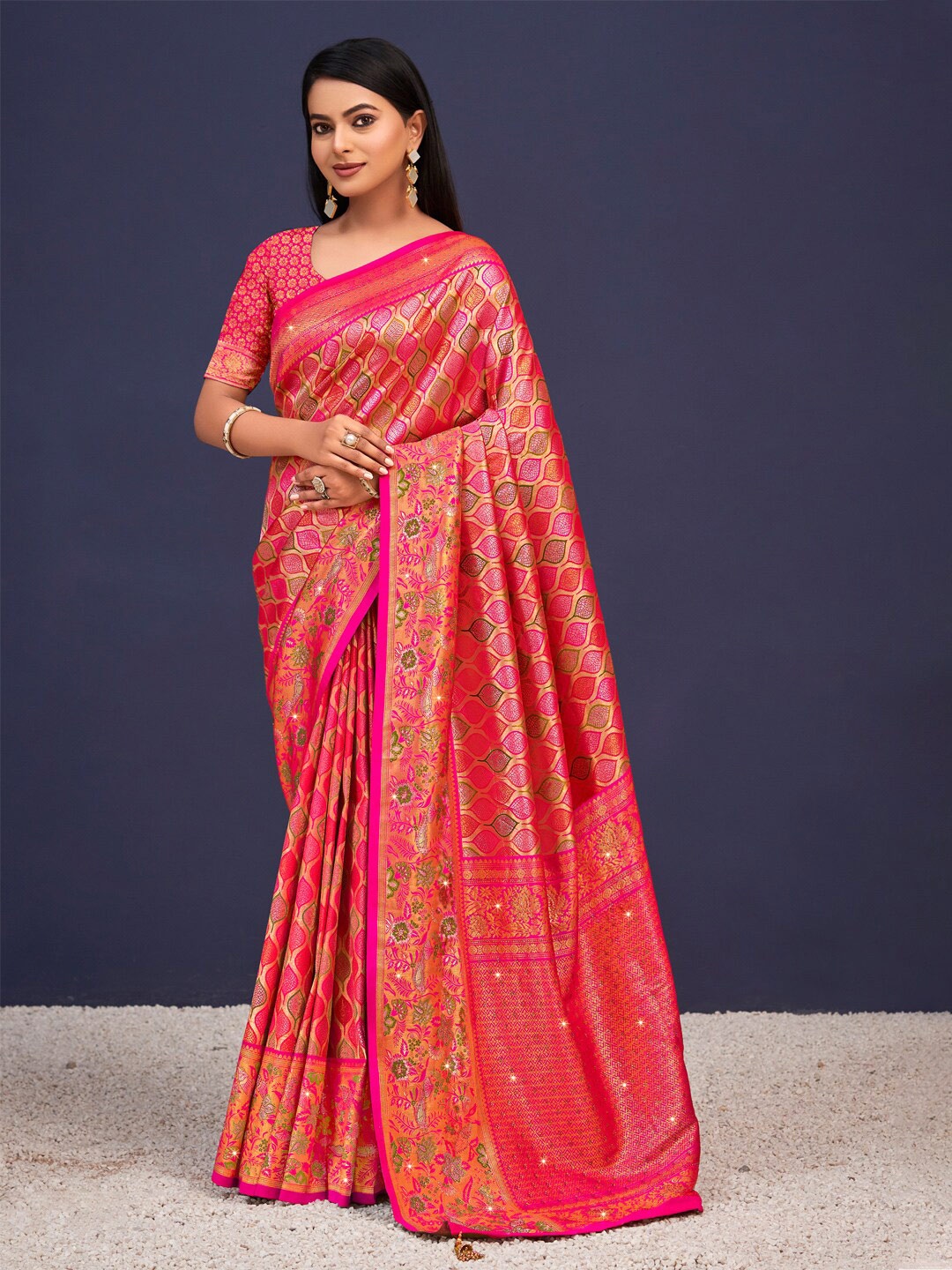 

Ishin Ethnic Woven Design Zari Banarasi Saree, Pink