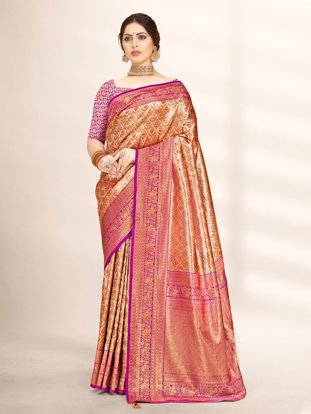 

Ishin Ethnic Motifs Woven Design Zari Silk Blend Banarasi Saree, Burgundy