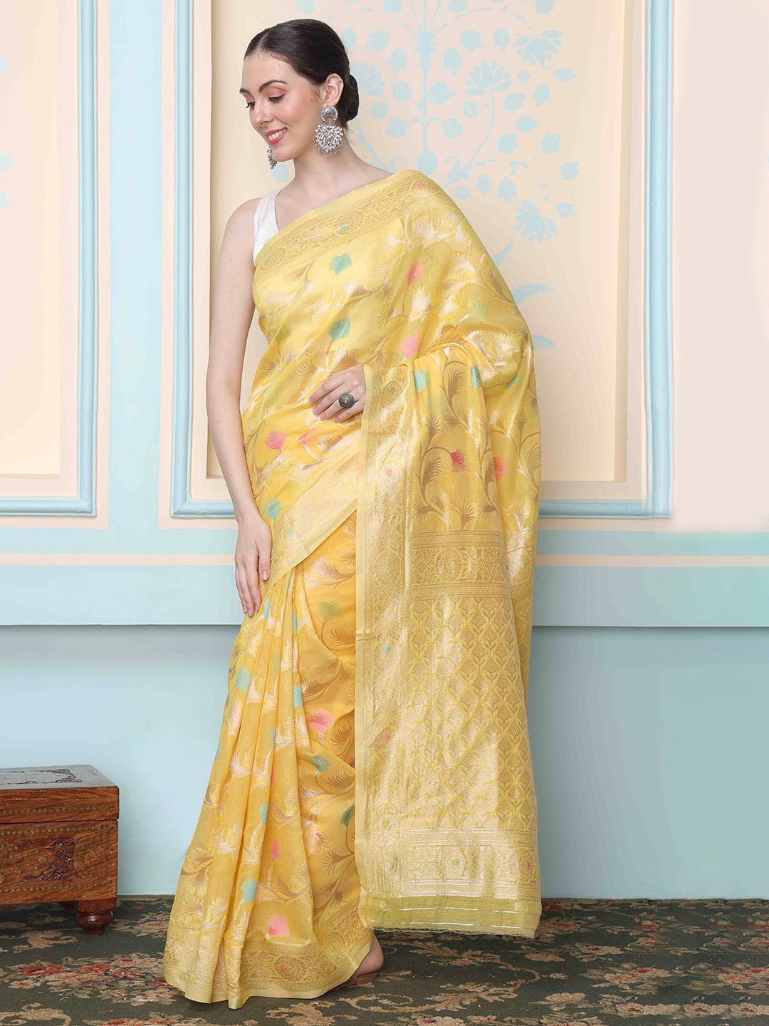 

Ishin Floral Woven Design Zari Saree, Yellow