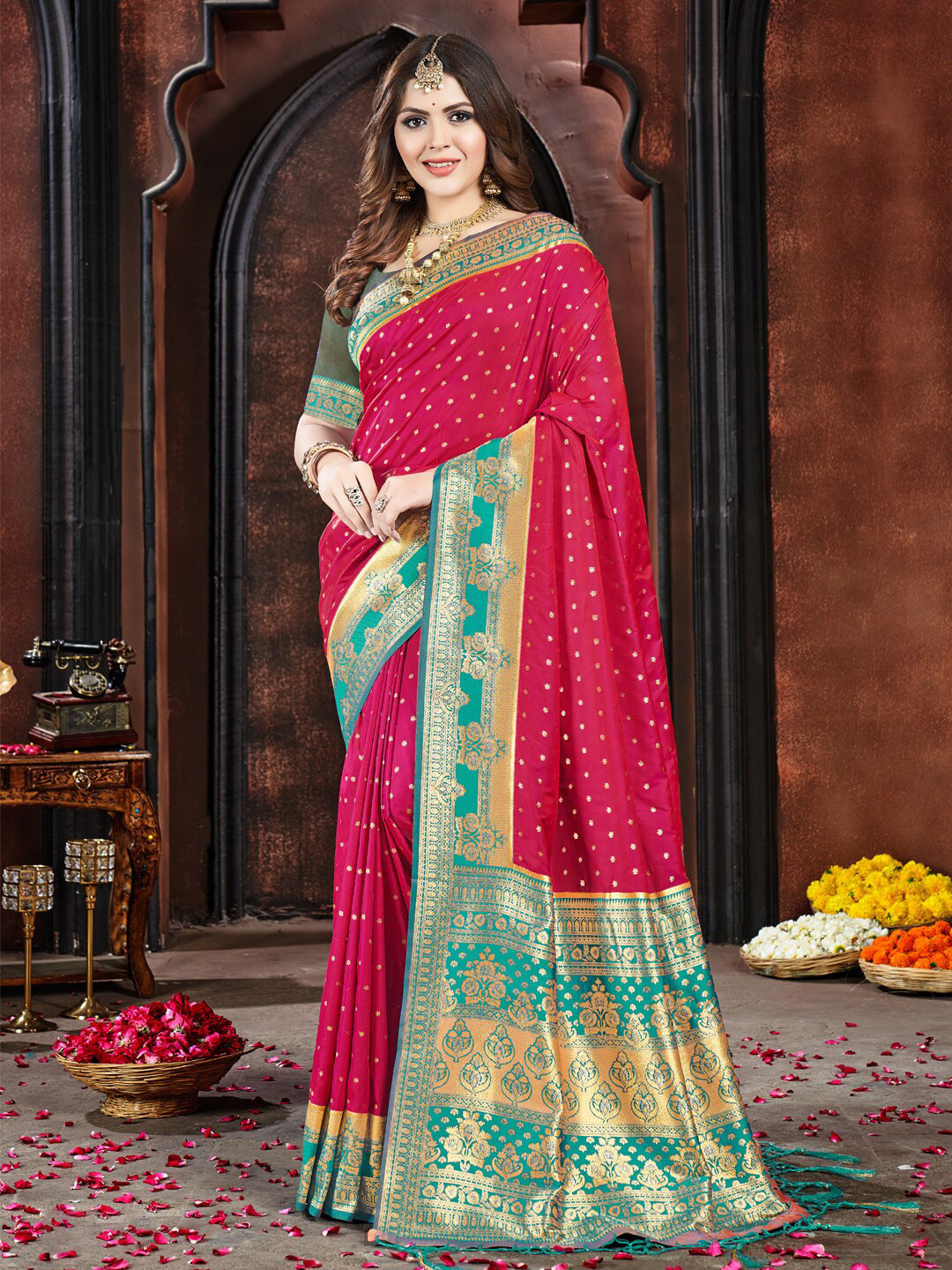 

Ishin Ethnic Motifs Woven Design Zari Silk Blend Saree, Pink