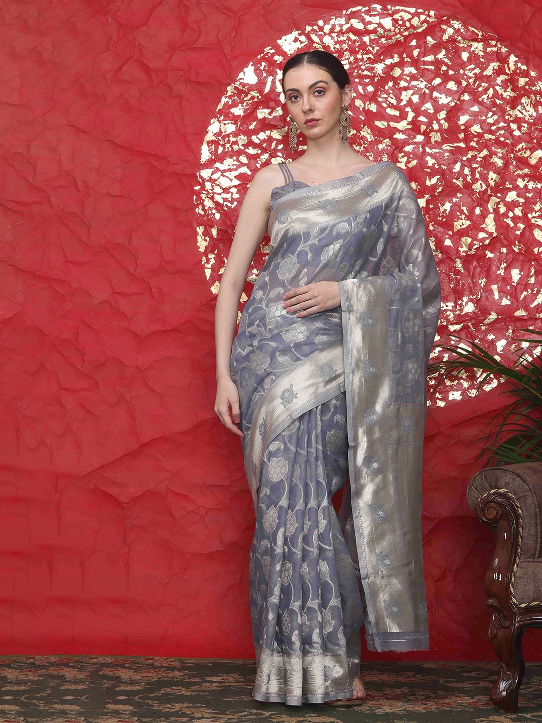 

Ishin Floral Woven Design Zari Saree, Grey