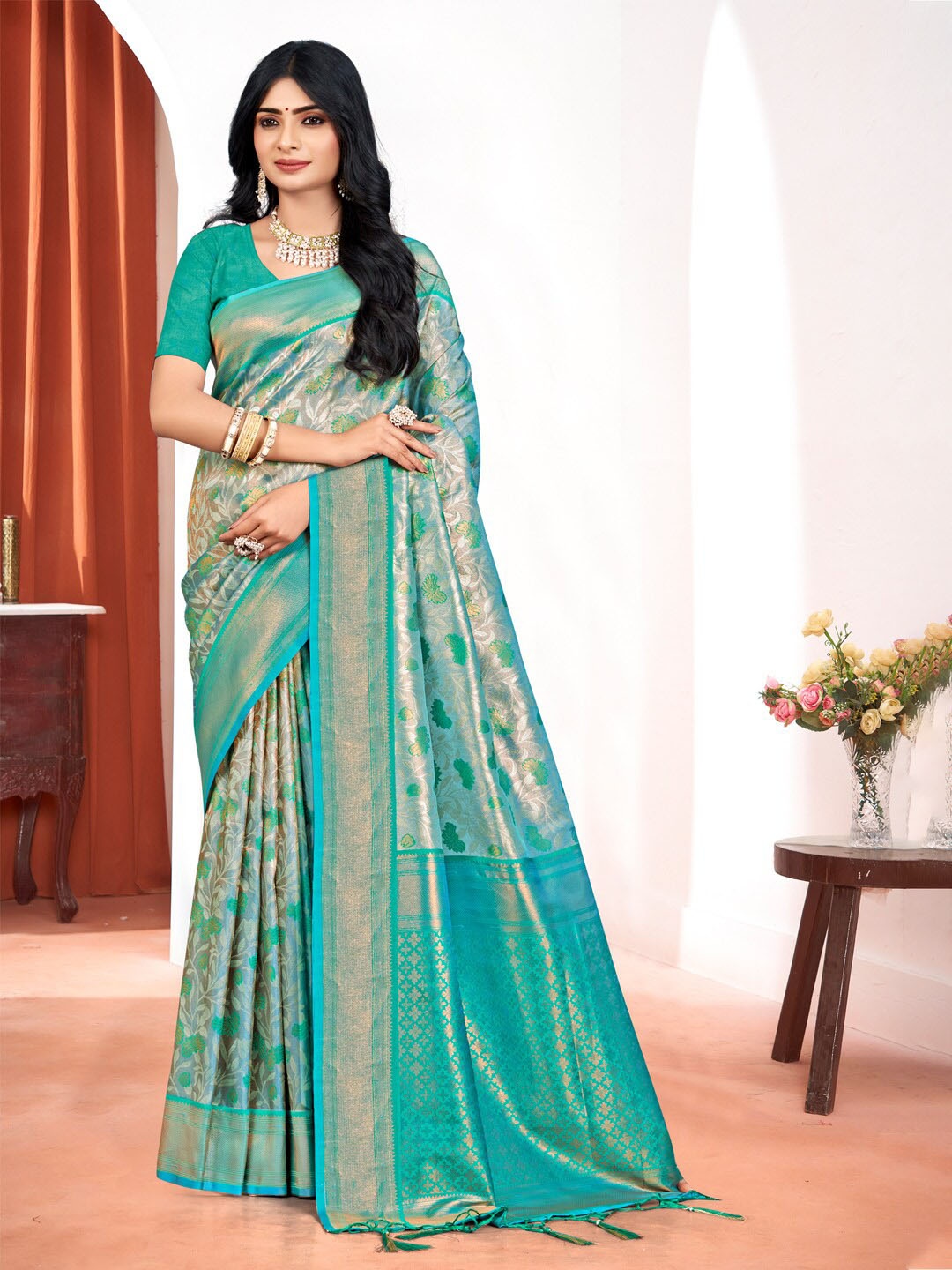 

Ishin Floral Zari Kanjeevaram Saree, Green