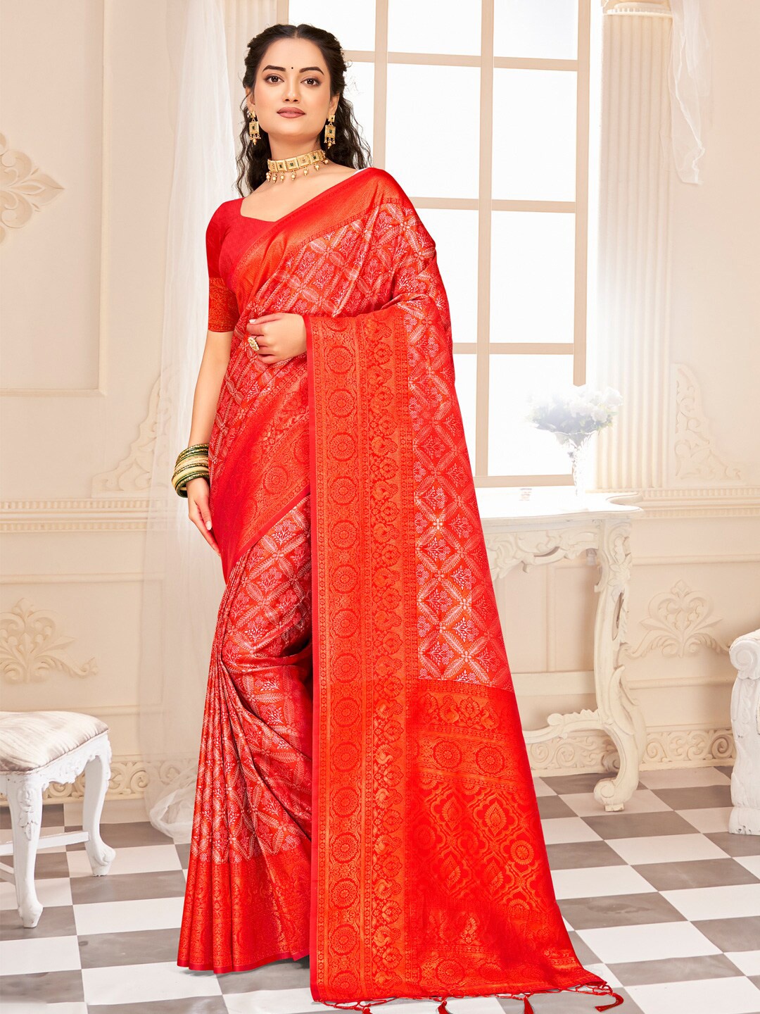 

Ishin Geometric Woven Design Zari Kanjeevaram Saree, Red