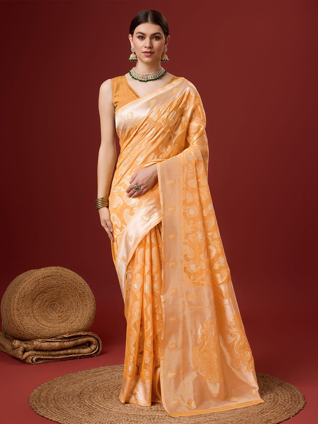 

Ishin Ethnic Woven Design Zari Saree, Orange