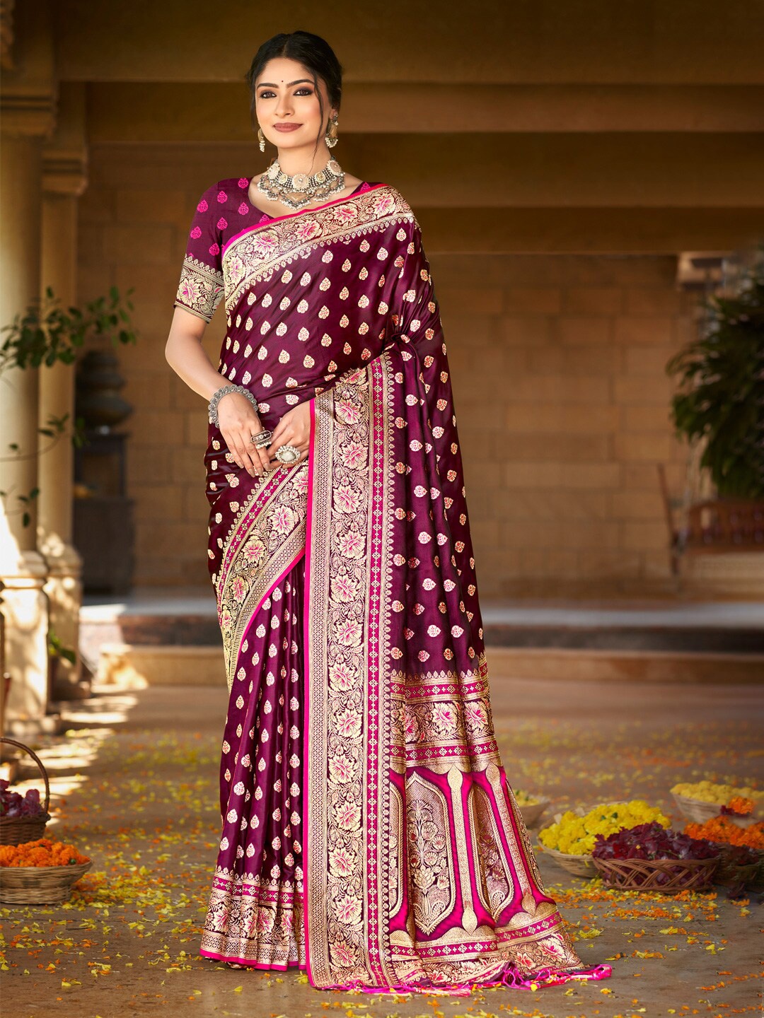 

Ishin Ethnic Motifs Woven Design Zari Satin Saree, Pink