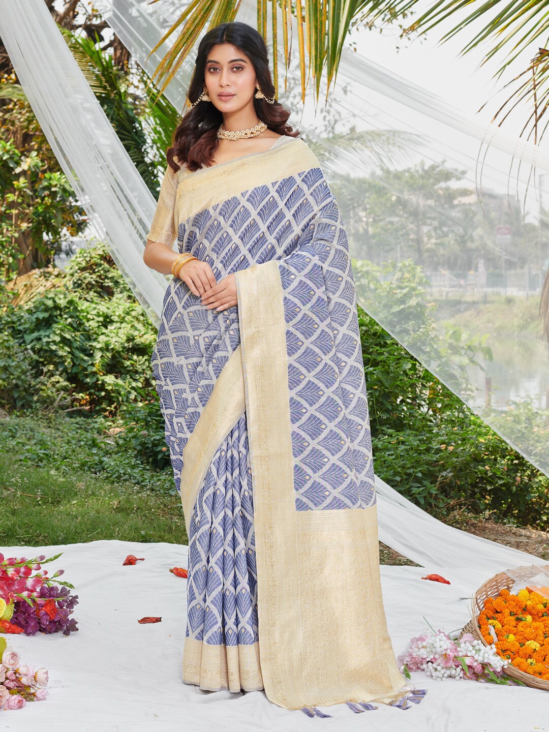

Ishin Geometric Woven Design Zari Saree, Blue
