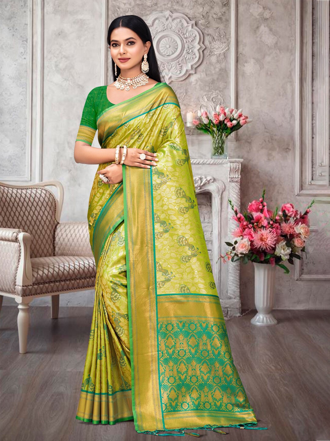 

Ishin Ethnic Motifs Woven Design Zari Silk Blend Kanjeevaram Saree, Green