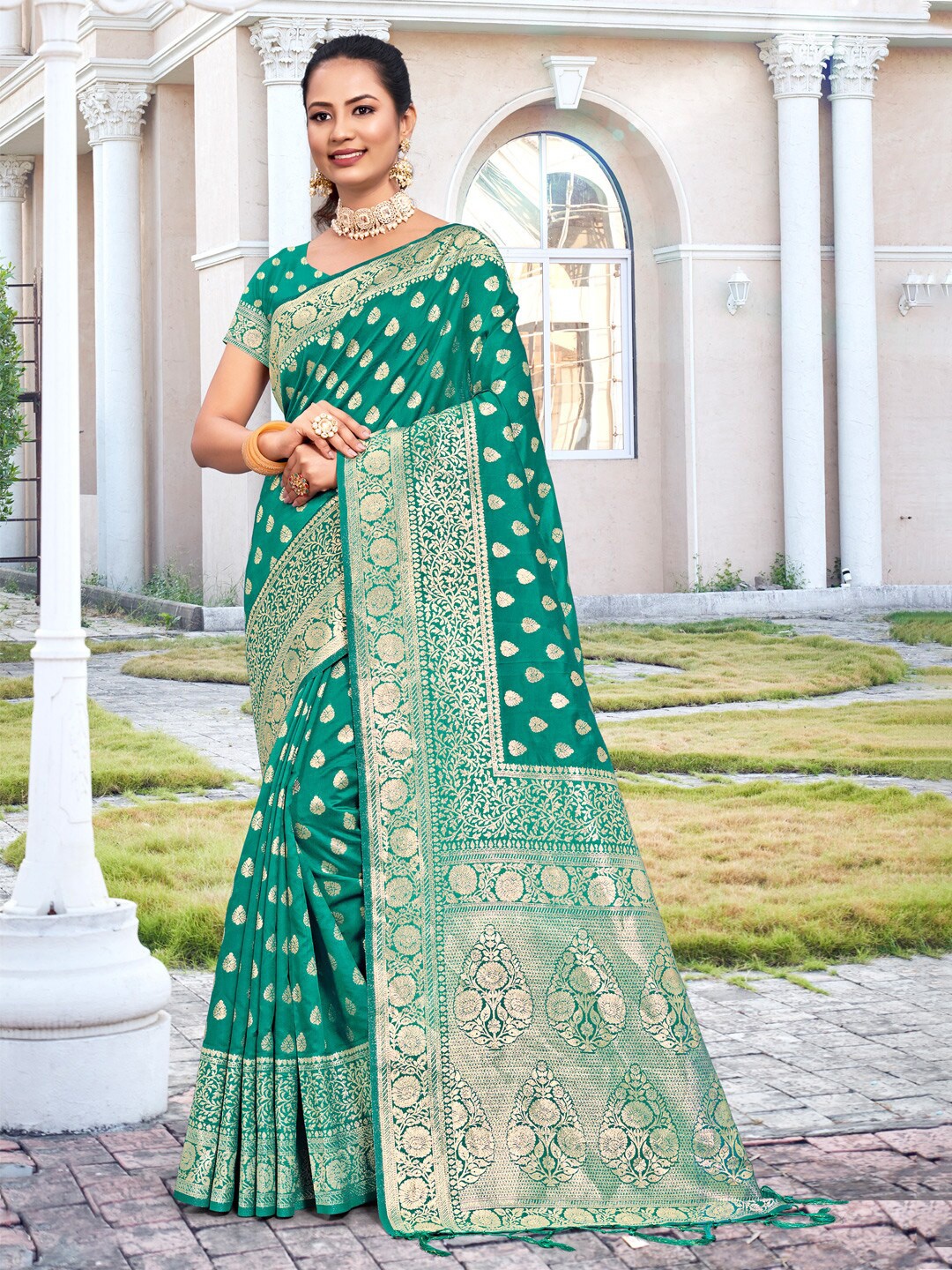 

Ishin Ethnic Motifs Woven Design Zari Saree, Turquoise blue