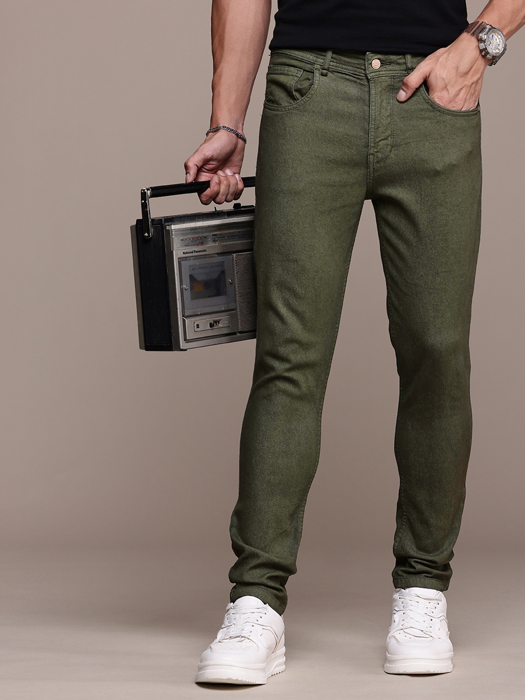 

The Roadster Life Co. Men Slim Tapered Fit Stretchable Jeans, Olive
