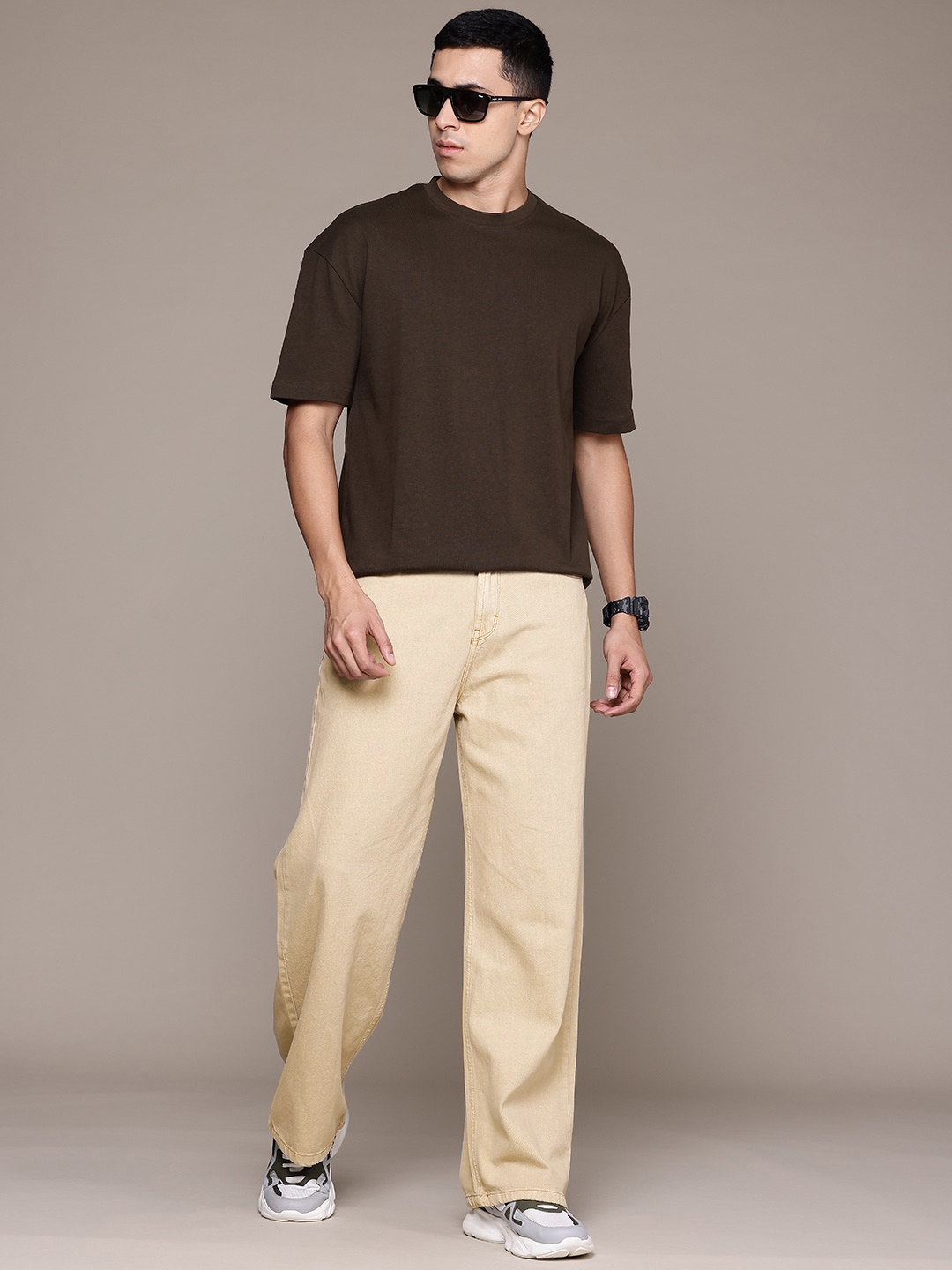 

The Roadster Lifestyle Co. Men Pure Cotton Wide Leg Jeans, Beige