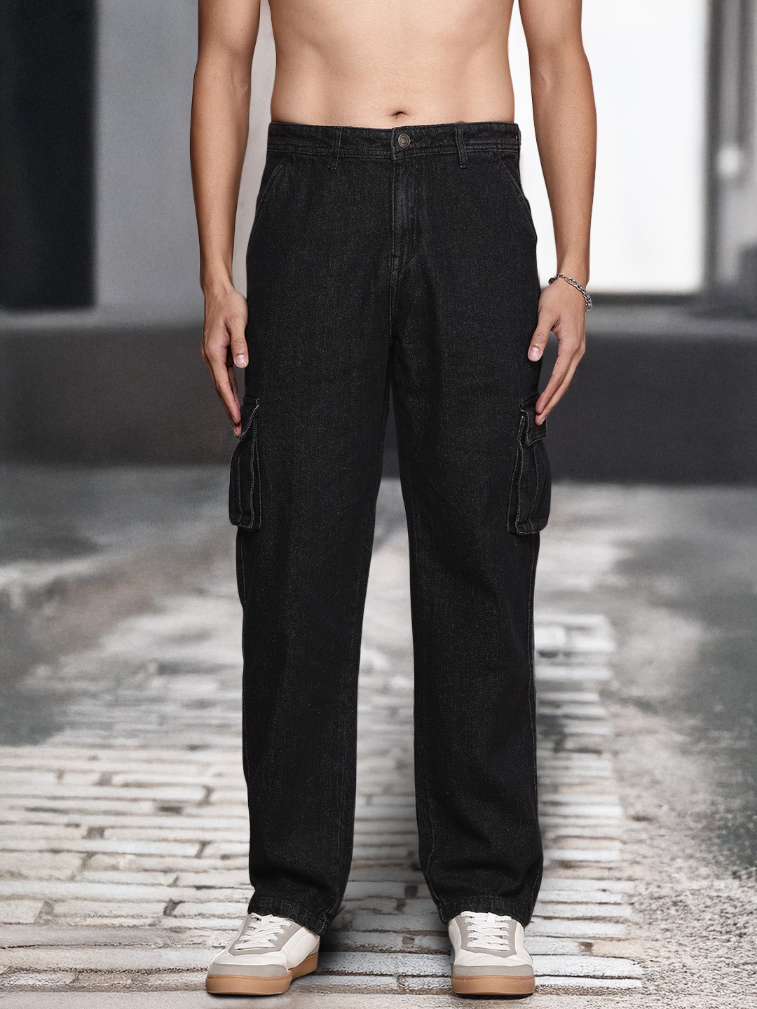 

The Roadster Lifestyle Co. Men Straight Fit Jeans, Black