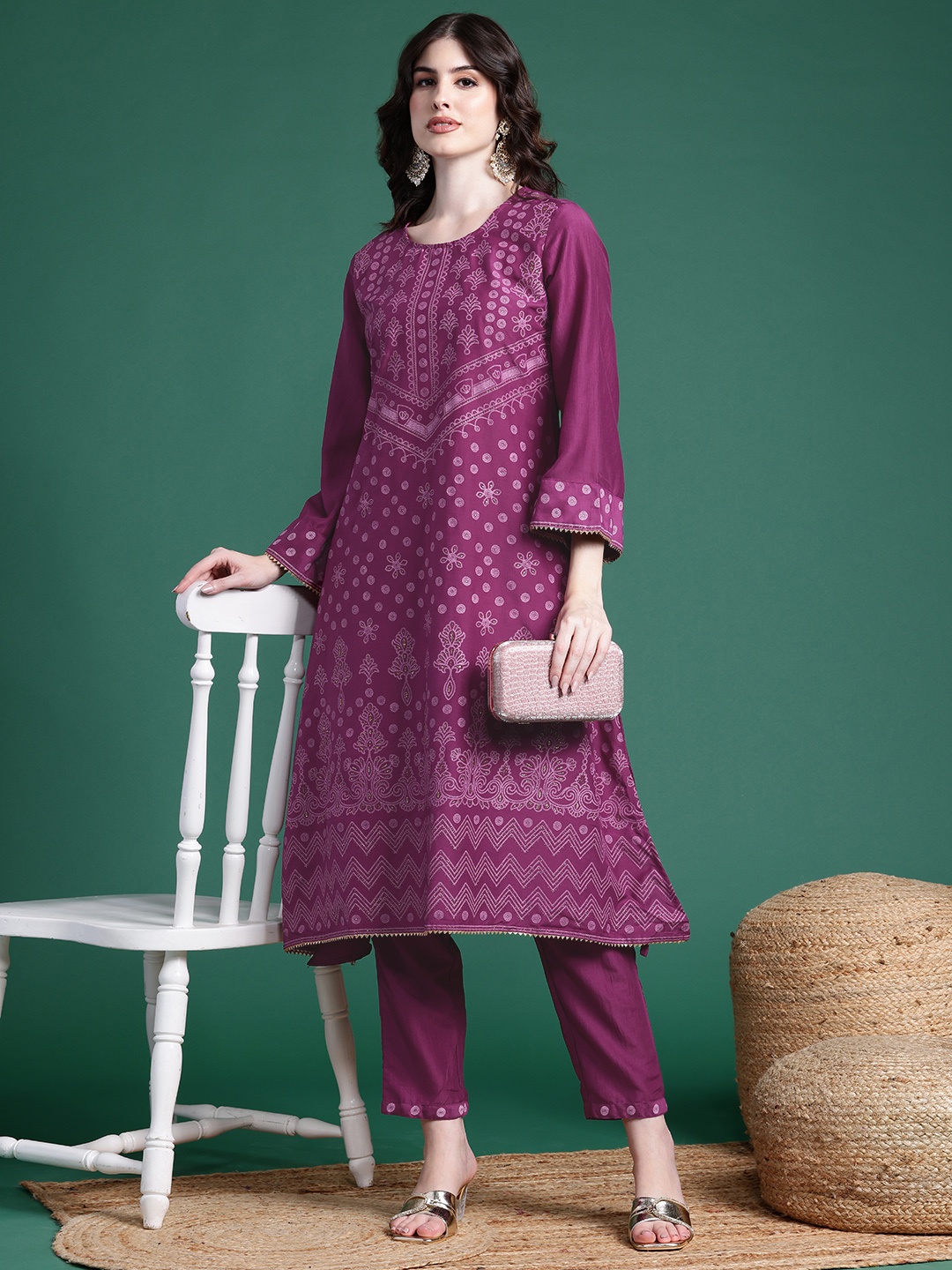 

Sangria Ethnic Motifs Printed Kurta Set, Magenta