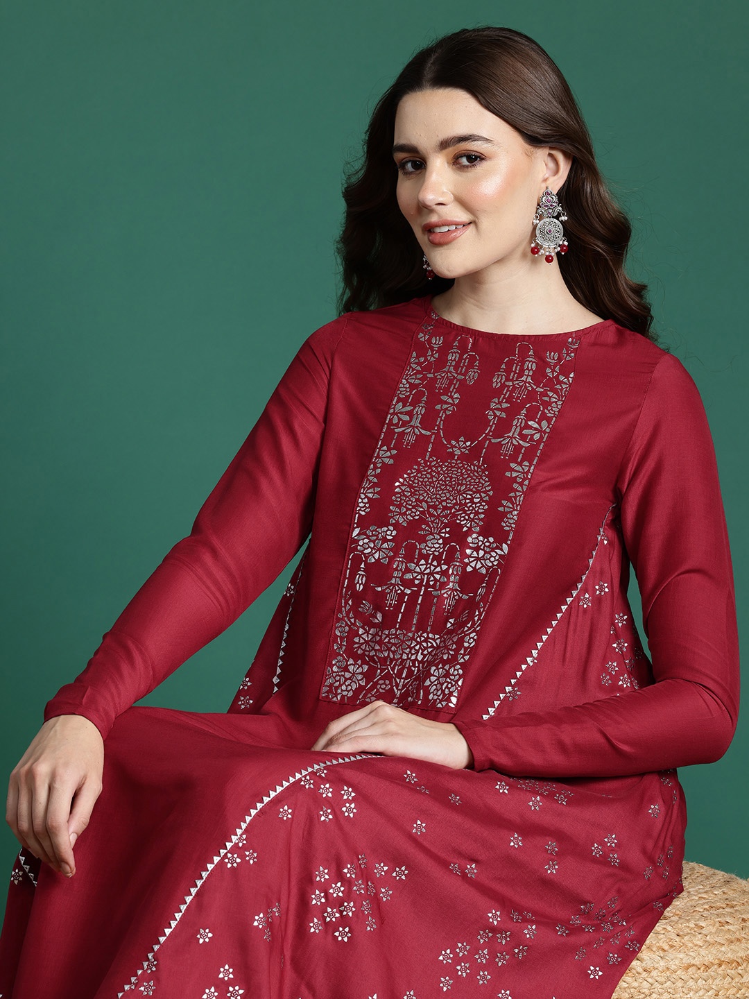 

Sangria Ethnic Motifs Printed Regular Kurta with Palazzos, Maroon