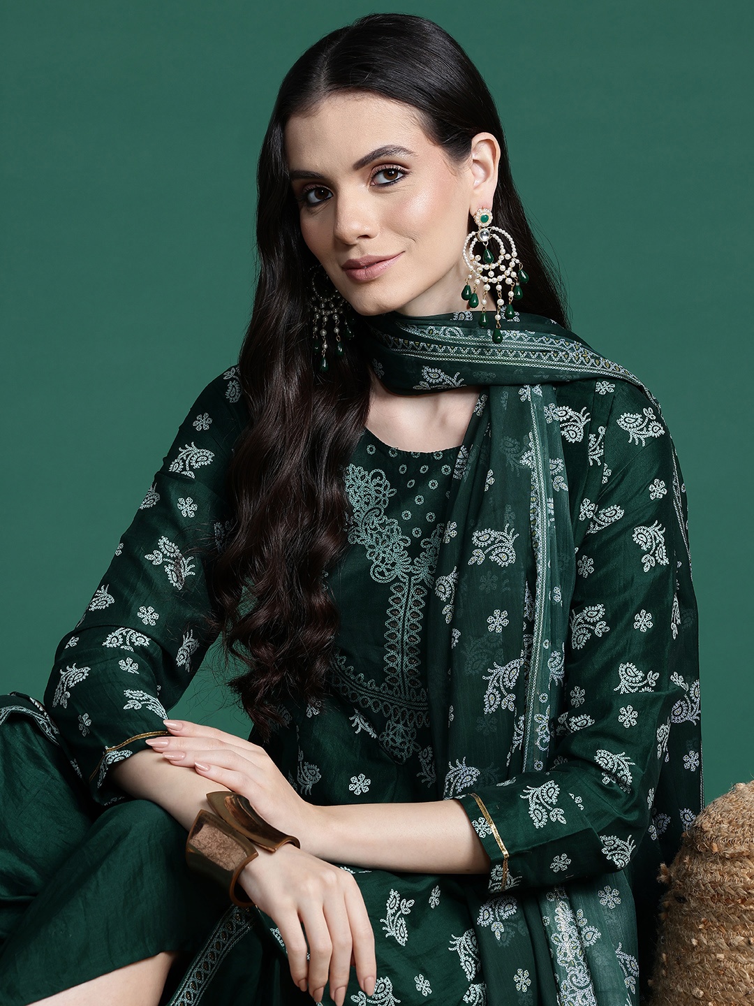 

Sangria Gotta Patti Work Paisley Print Kurta with Dhoti Pants & Dupatta, Green