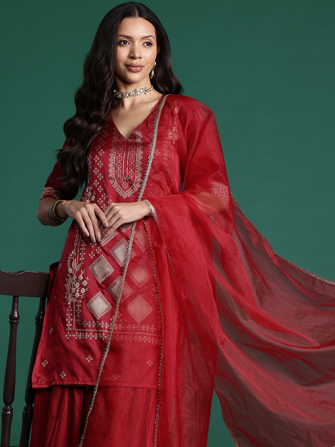 

Sangria Ethnic Motifs Brocade Patterned V-Neck Kurta with Sharara & Dupatta, Maroon