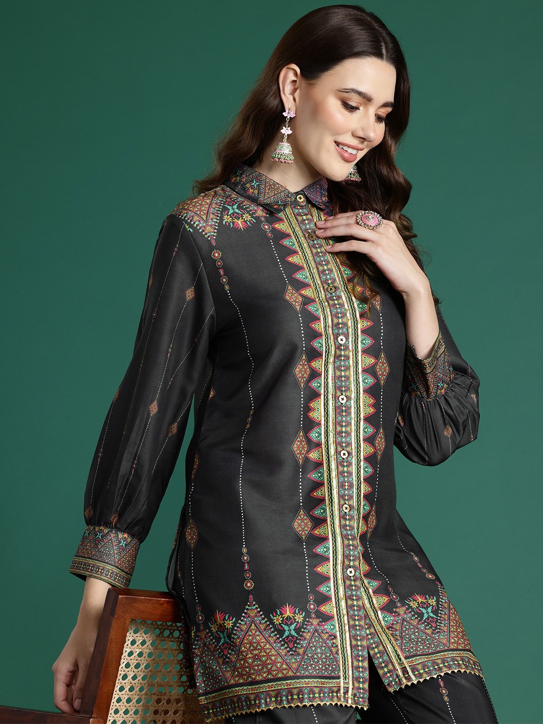 

Sangria Ethnic Motifs Printed Gotta Patti Kurta With Trousers, Charcoal