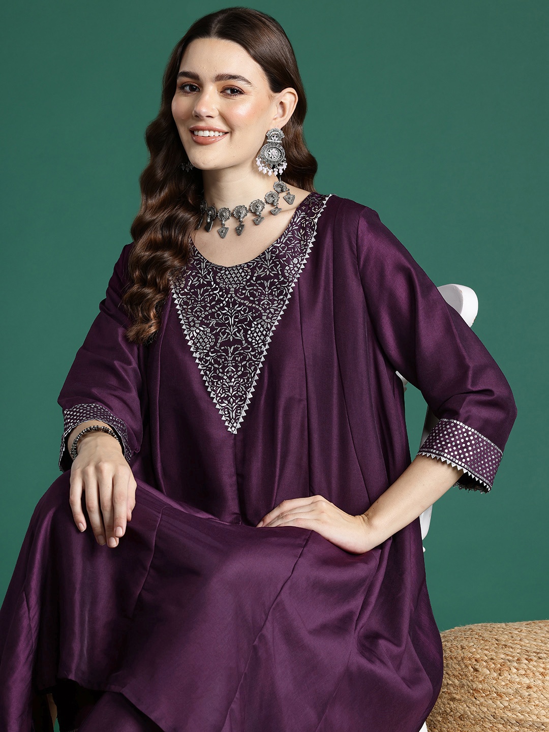 

Sangria Mukaish Gotta Patti Detail Yoke Design Foil Printed A-Line Kurta & Trousers, Purple