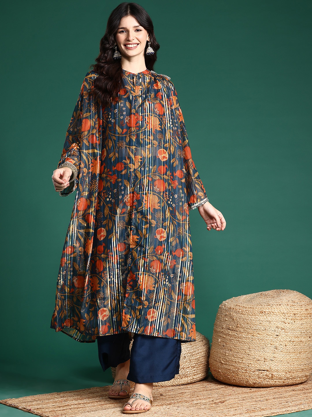 

Sangria Floral Lurex Printed Layered Kurta Set, Navy blue