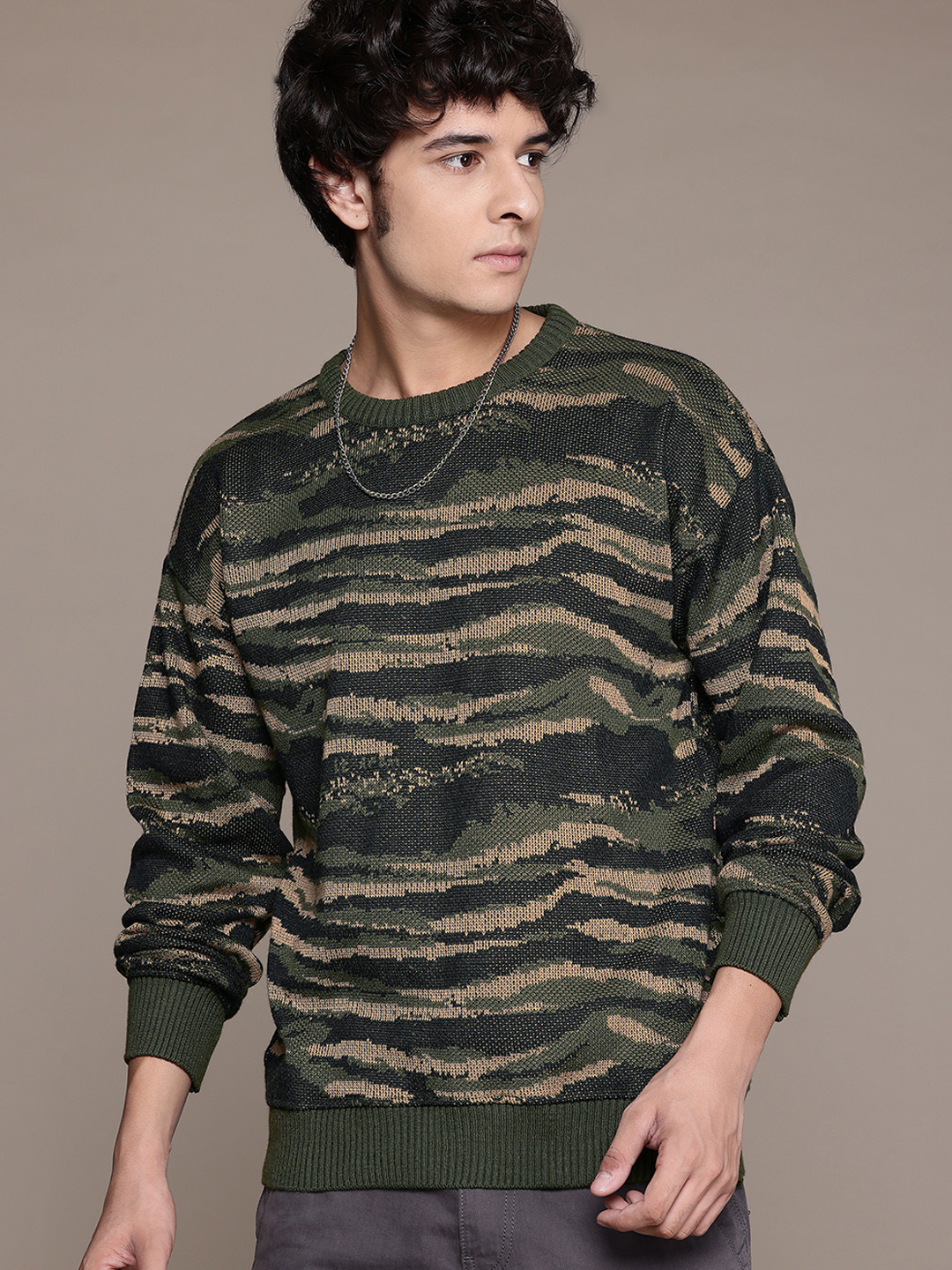 

The Roadster Lifestyle Co. Camouflage Self Design Pullover, Olive