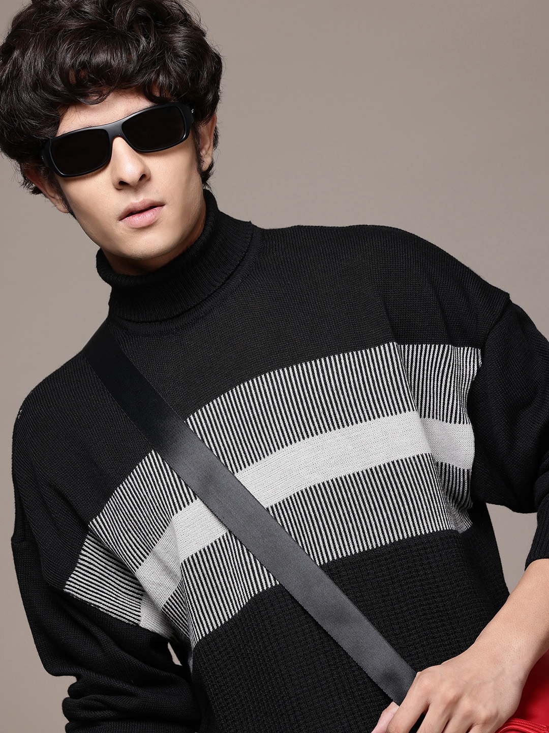 

The Roadster Lifestyle Co. Striped Acrylic Pullover, Black