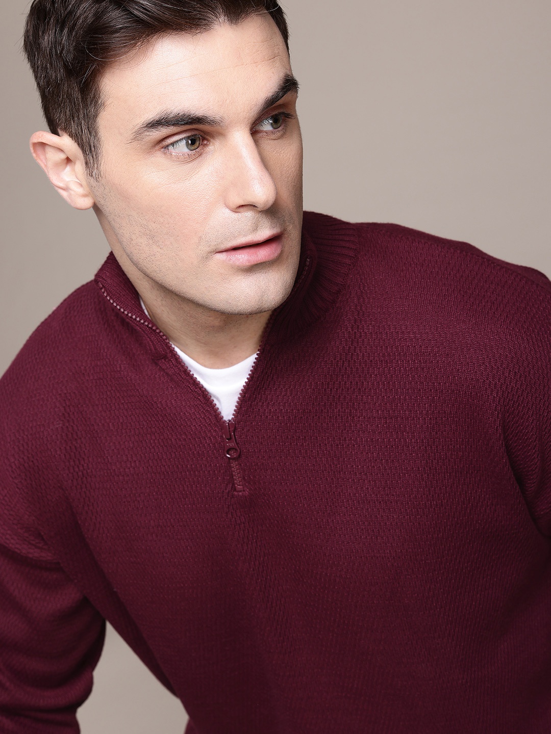 

The Roadster Lifestyle Co. Men Pullover, Maroon