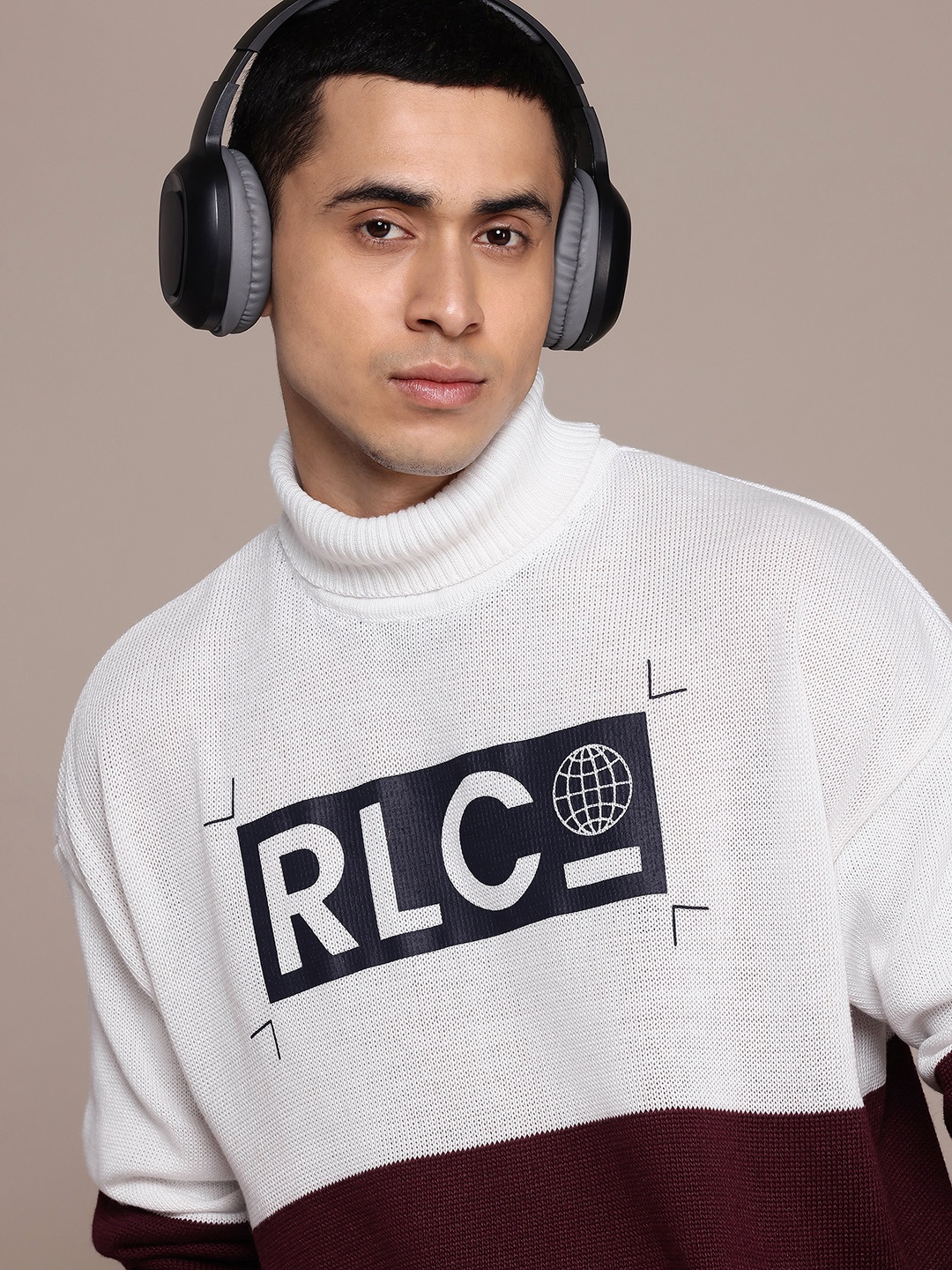 

The Roadster Lifestyle Co. Typographic Colourblocked Drop shoulder Pullover, White