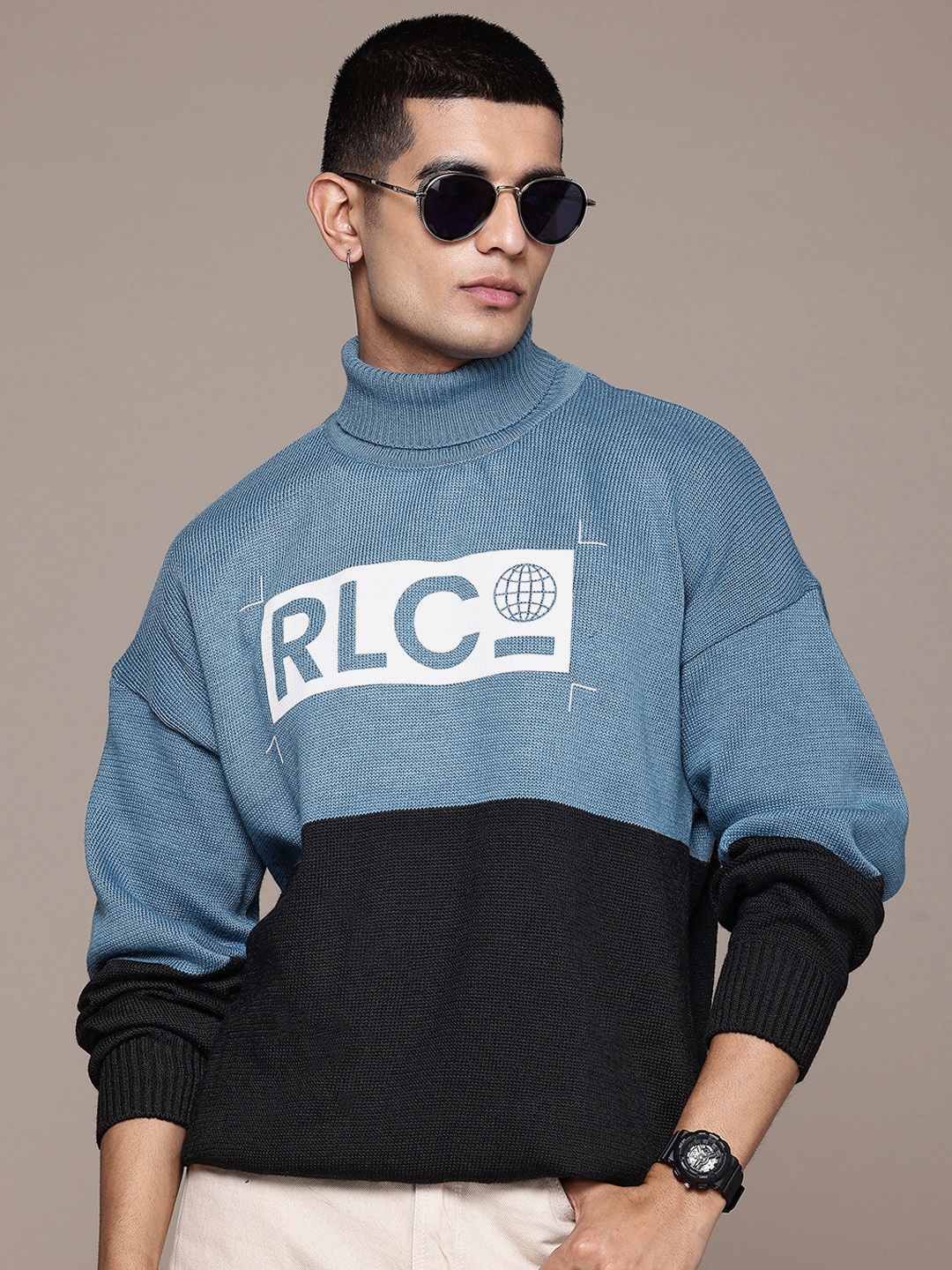 

The Roadster Lifestyle Co. Turtleneck Colourblocked Pullover, Blue