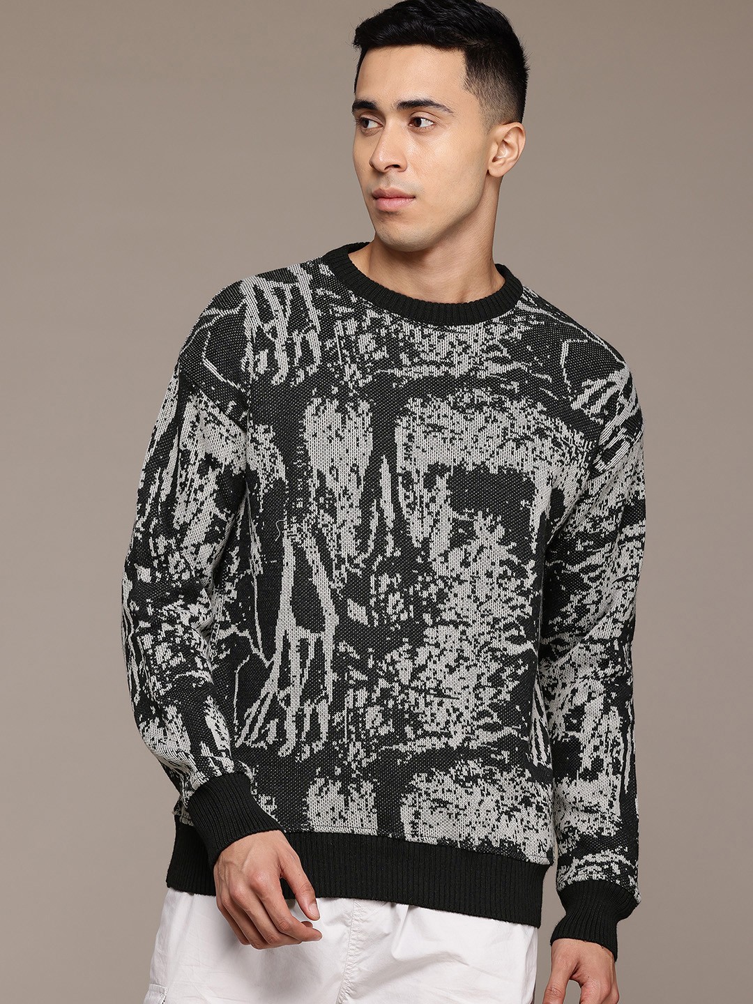 

The Roadster Lifestyle Co. Men Self Design Pullover, Black