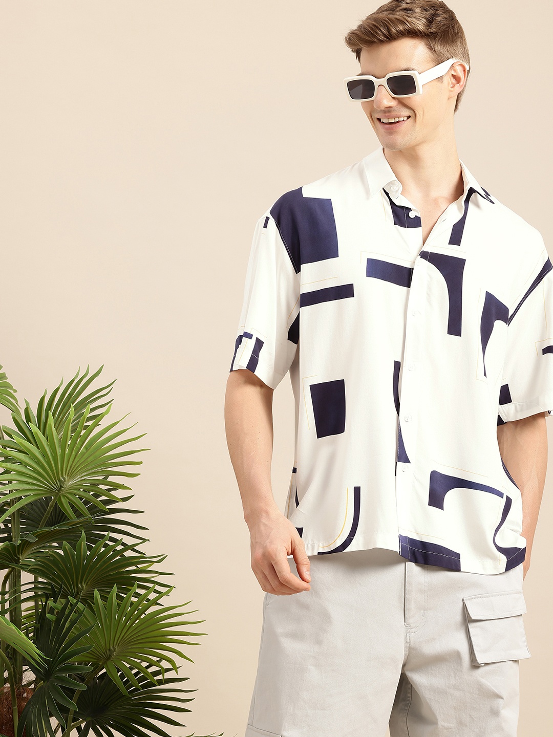 

Mast & Harbour Geometric Printed Cutaway Collar Casual Shirt, White