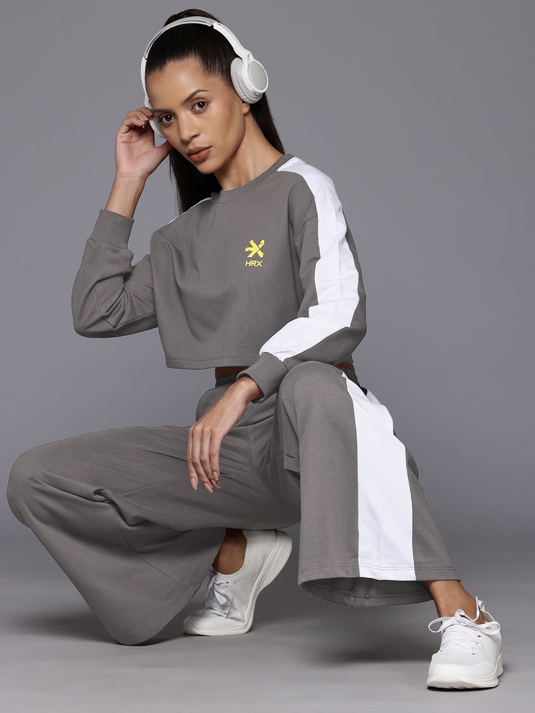 

HRX by Hrithik Roshan Women Lifestyle Tracksuit, Grey