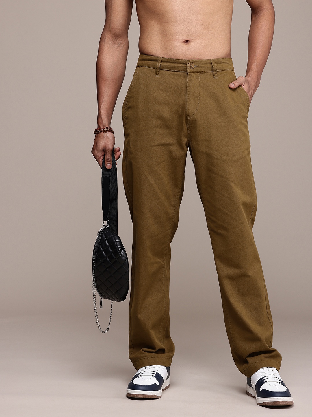 

The Roadster Life Co. Men Pure Cotton Straight Fit Chinos Trousers, Brown
