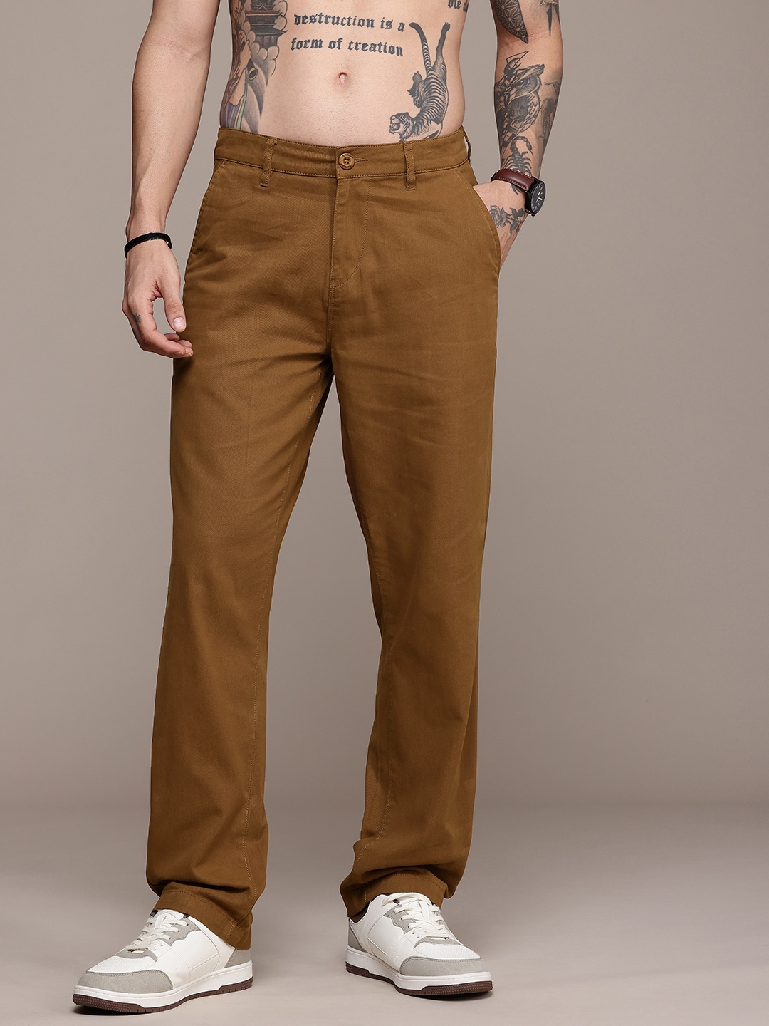 

The Roadster Life Co. Men Straight Fit Pure Cotton Chinos Trousers, Brown