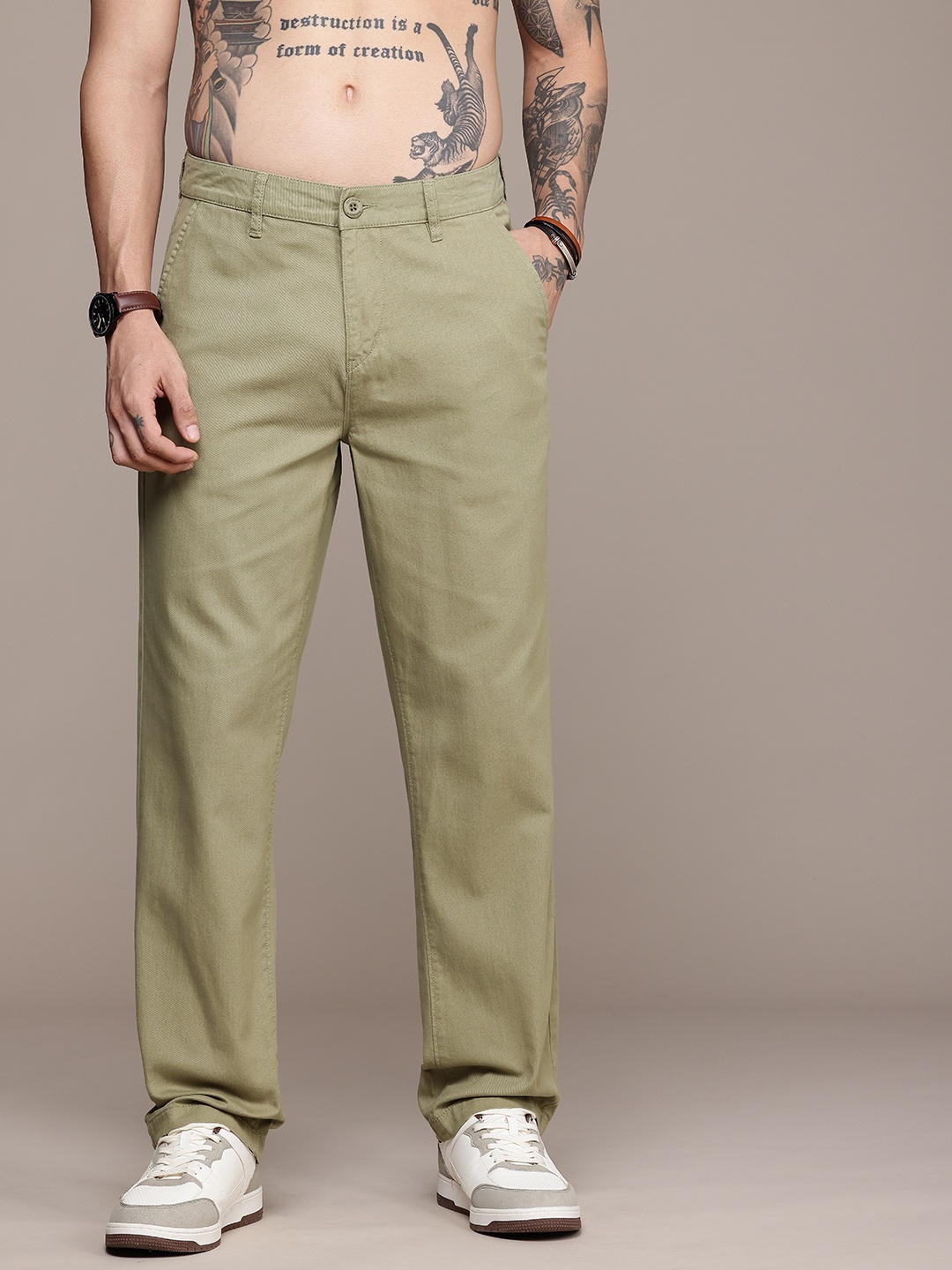 

The Roadster Life Co. Men Straight Fit Pure Cotton Chinos Trousers, Olive