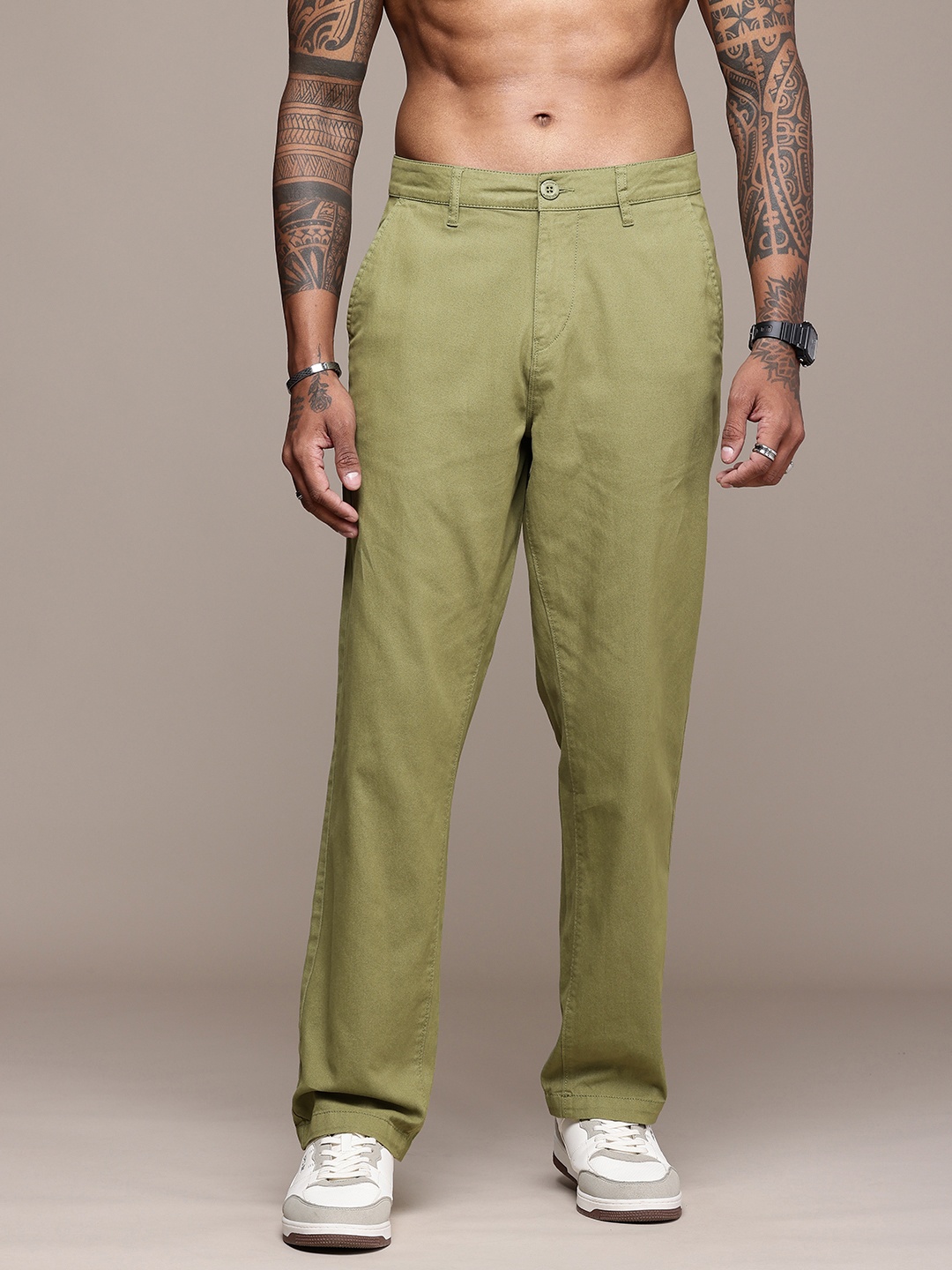 

The Roadster Life Co. Men Pure Cotton Straight Fit Chinos Trousers, Olive