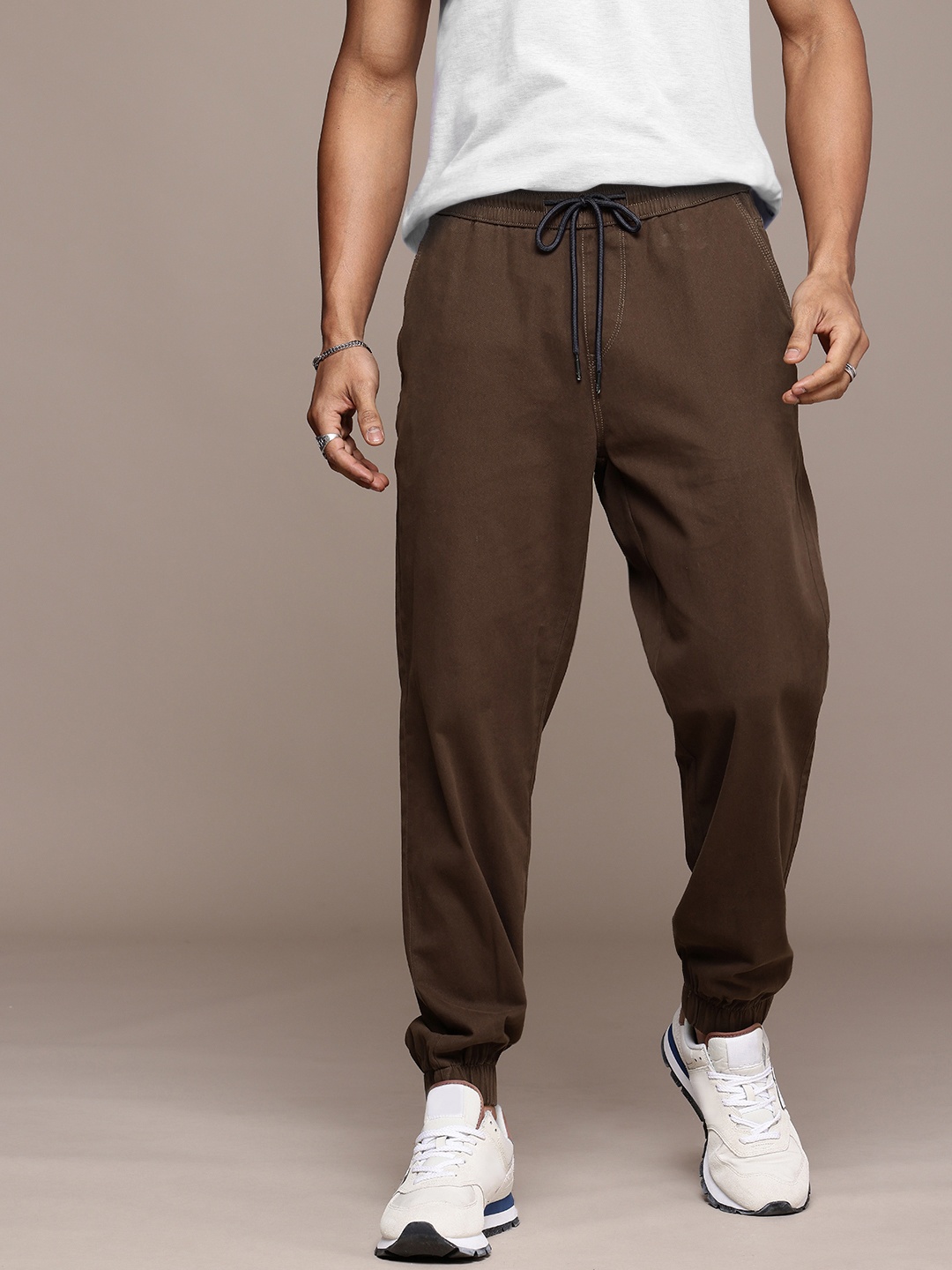 

The Roadster Life Co. Men Pure Cotton Joggers, Brown