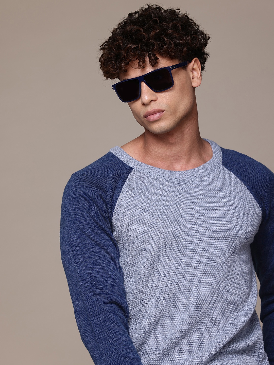 The Roadster Lifestyle Co. Contrast Sleeves Pullover, Blue